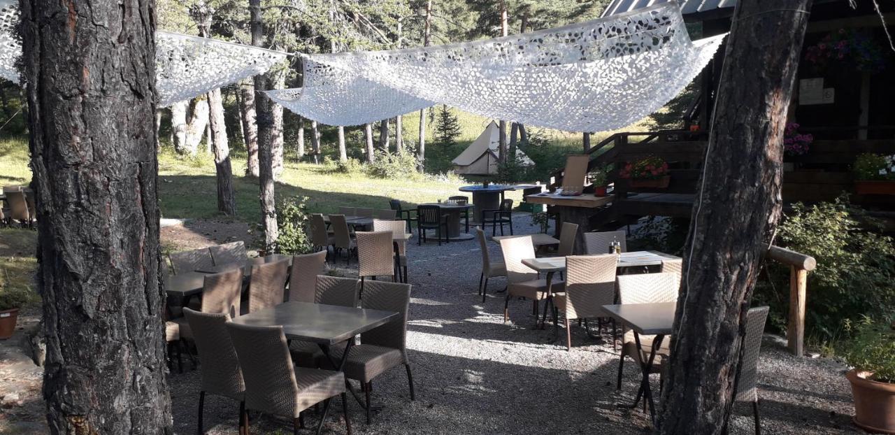 Les Pinees Hotel Chateauroux-les-Alpes Exterior foto